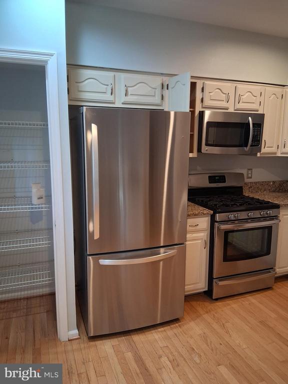 Building Photo - 1384 Park Garden Ln