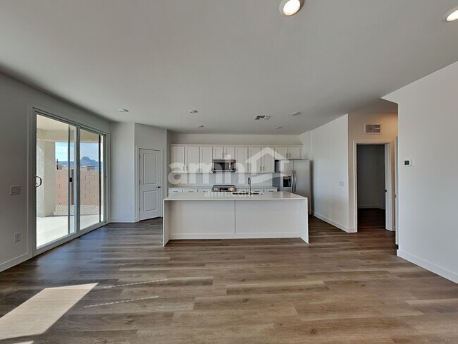 Building Photo - 6179 W Calle Lingo