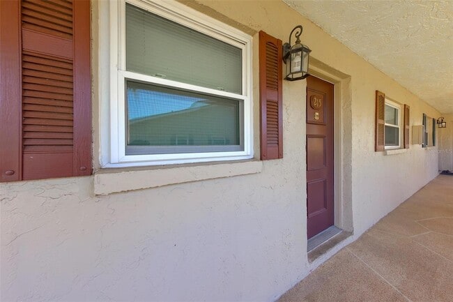 Foto del edificio - 9881 113th St N