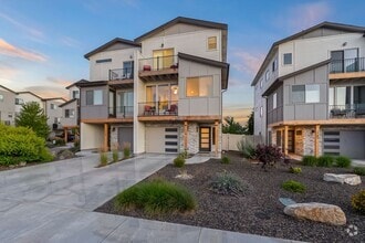 Building Photo - 7779 W Crestwood Dr