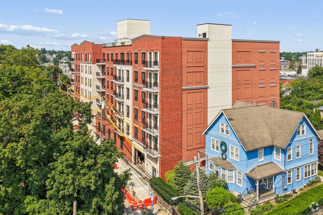 Building Photo - 229 Willett Ave