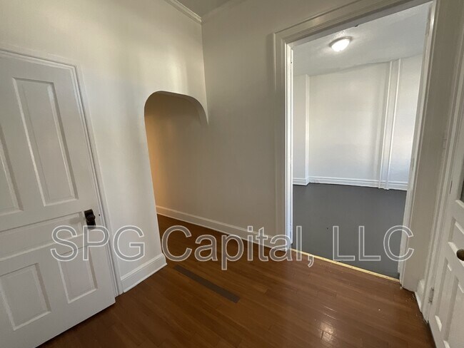 Foto del edificio - 948 E Market St
