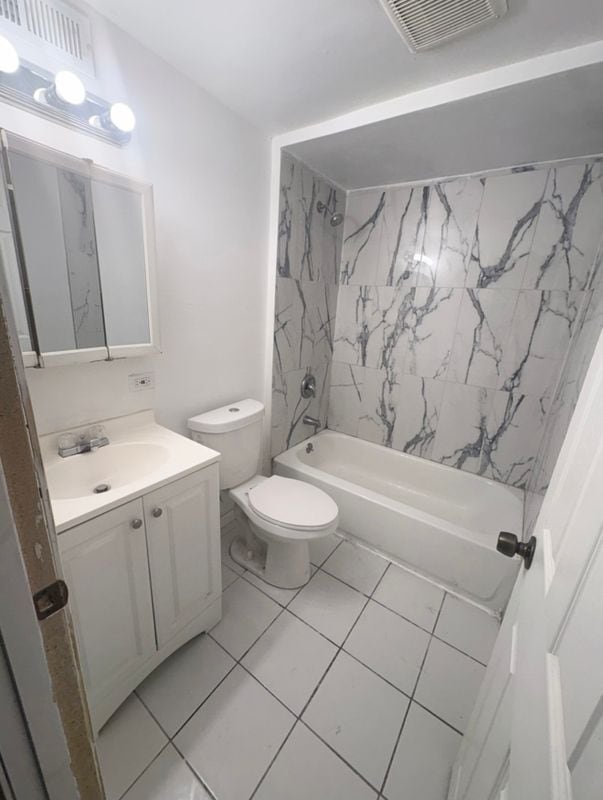 Foto del edificio - 2622 W Luther St