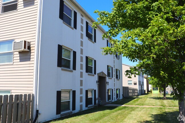 Building Photo - Cedar Ridge Apartments