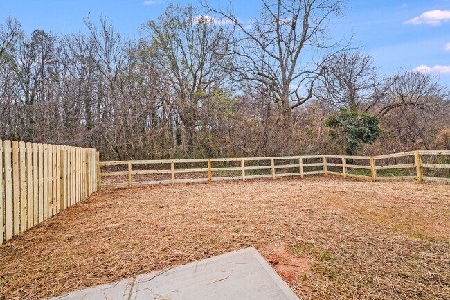 Building Photo - 645 Brookwood St