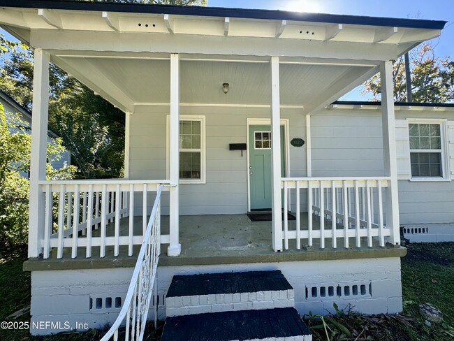 Foto del edificio - 4820 Headley Terrace