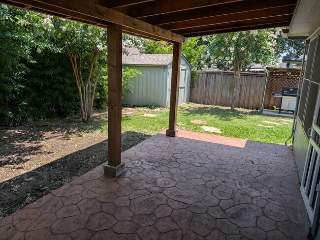 Foto del edificio - 120 Sandy Ln