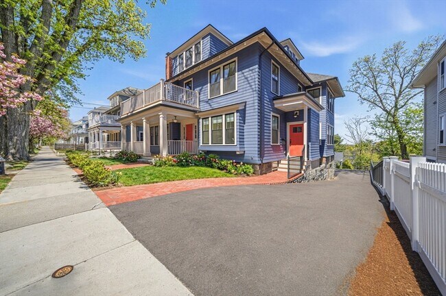 Building Photo - 197 Winchester St