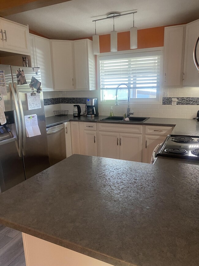 Building Photo - 3775 Hammond Ave