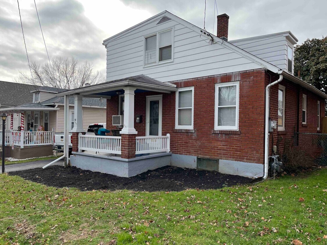 38 S 9th St, Columbia, PA 17512 House Rental in Columbia, PA