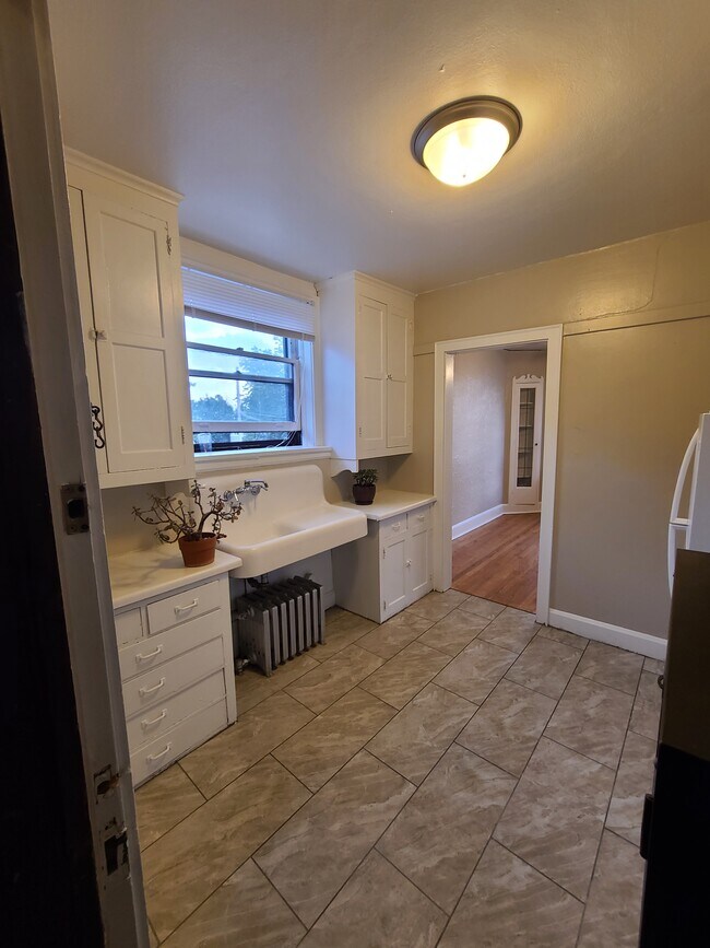 Foto del edificio - 2937 N Bartlett Ave