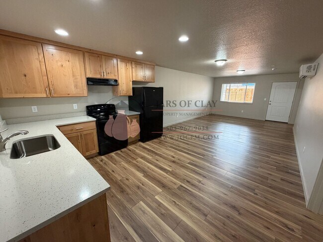 Foto del edificio - 1010/1012 NW Highlands Loop