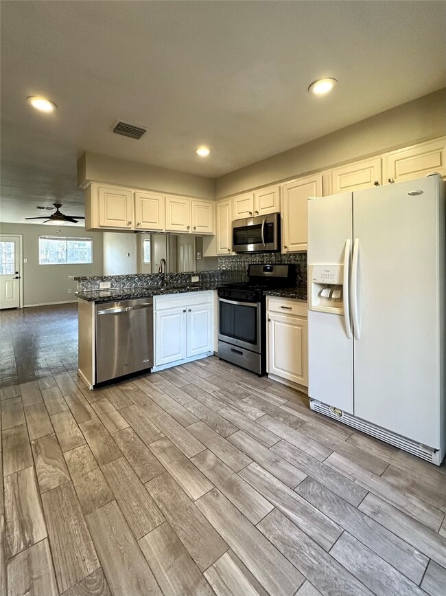 Building Photo - 3223 Brooktree Ln