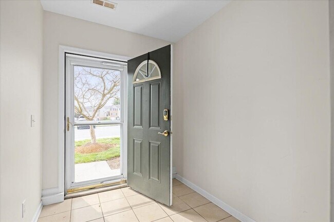 Foto del edificio - 3043 Diamond Spring Ln