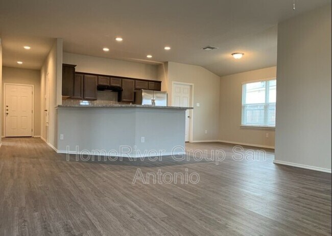 Foto del edificio - 1421 Elm Leaf Dr