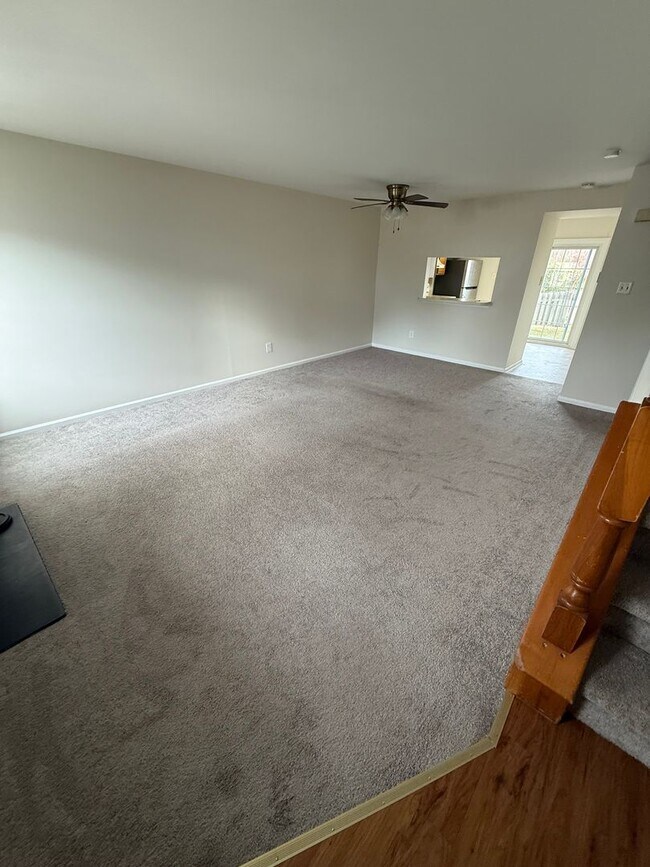 Foto del edificio - Newtown Townhome