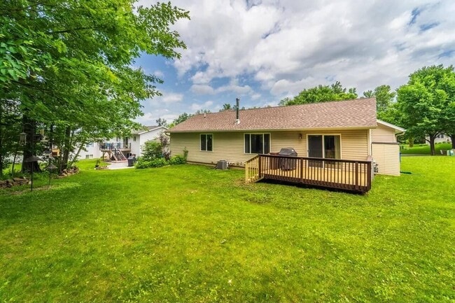 Building Photo - 6615 Cavin Dr
