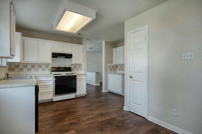 Building Photo - 1601 Cindy Ct