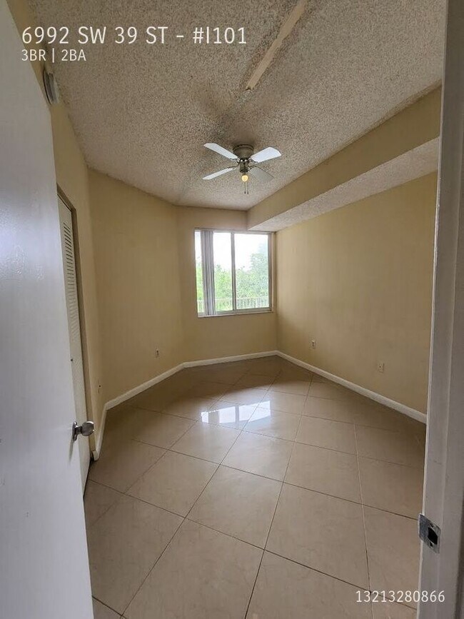 Foto del edificio - 6992 SW 39th St