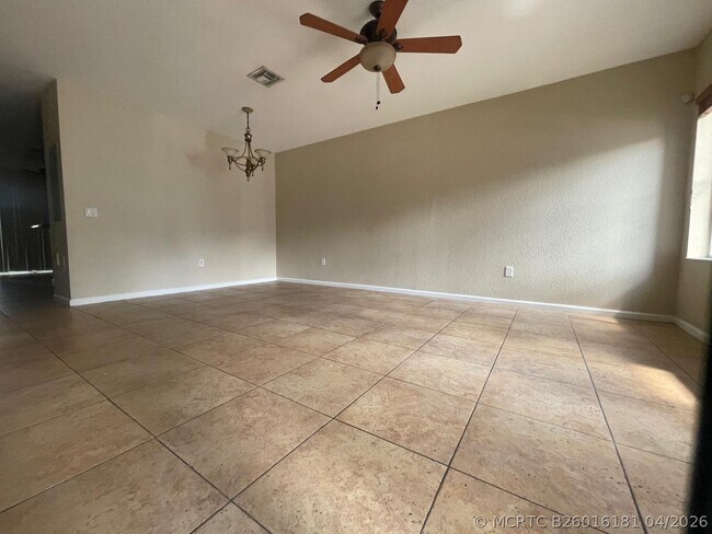 Foto del edificio - 2796 SW 83rd Ave