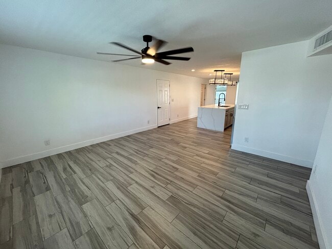 Building Photo - 3507 E Claire Dr