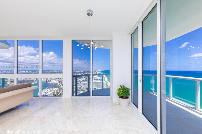 Foto del edificio - 6365 Collins Ave