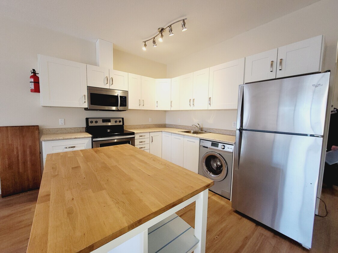 48344849 49 Ave Unit 4, Bruderheim, AB T0B 0S0 Apartment for Rent in