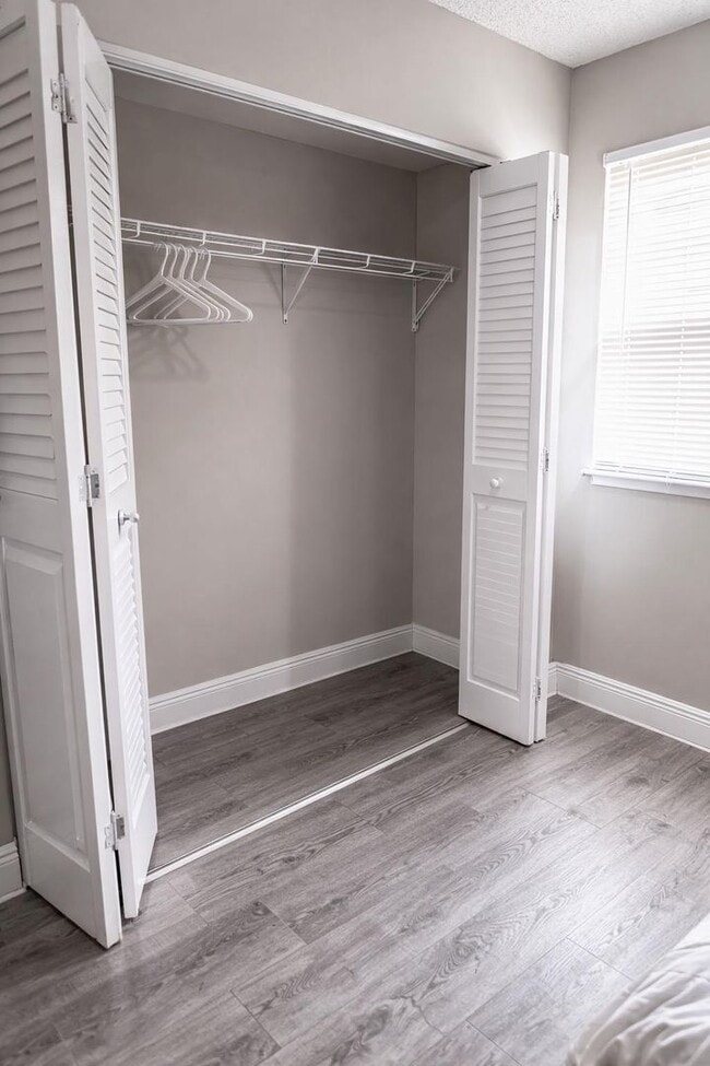 Building Photo - 5065 Wiles Rd