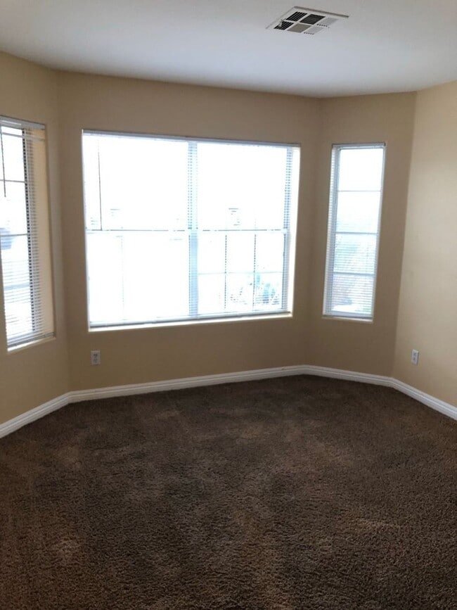 Building Photo - Single Story home in Northshore!