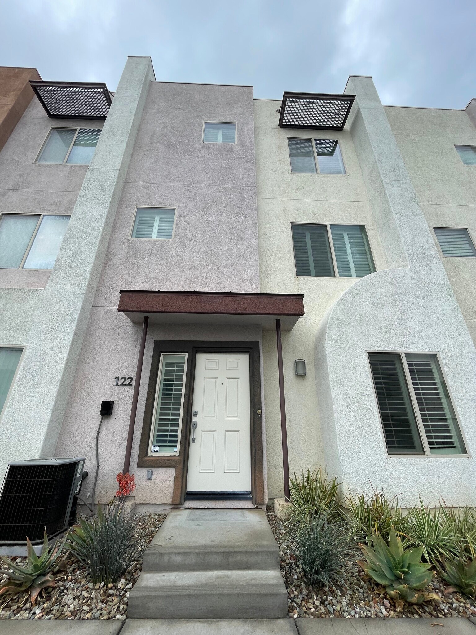 380 Tesoro Gln, Escondido, CA 92025 - Townhome Rentals in Escondido CA ...