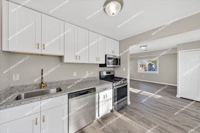 Foto del edificio - 12862 Georgiana Ave
