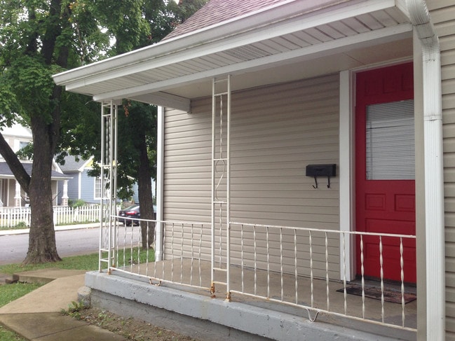 Front Porch - 1613 Fletcher Ave (Indianapolis, IN) House