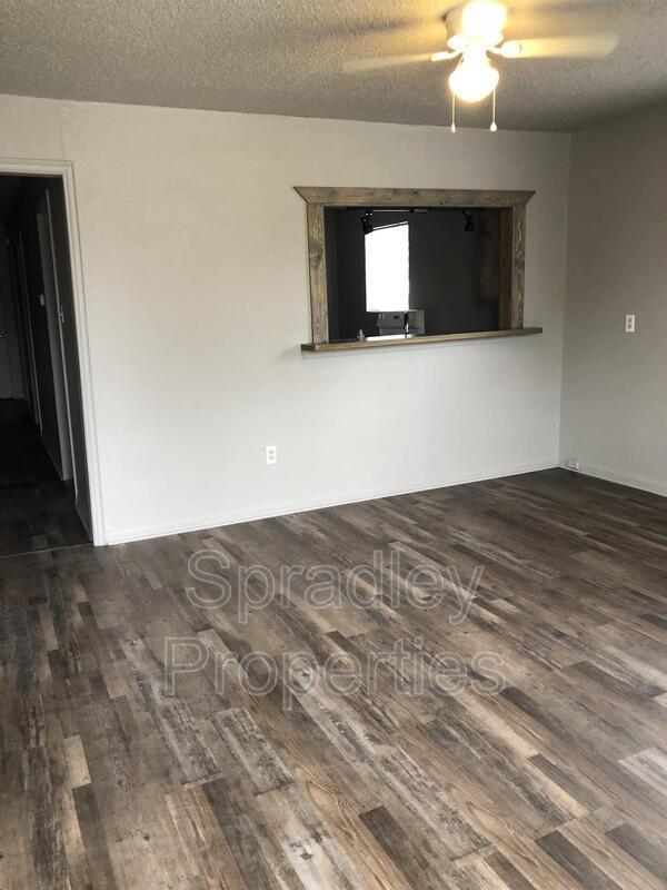 Building Photo - 806 N 4th St