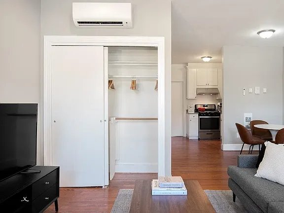 Building Photo - 333 C St SE