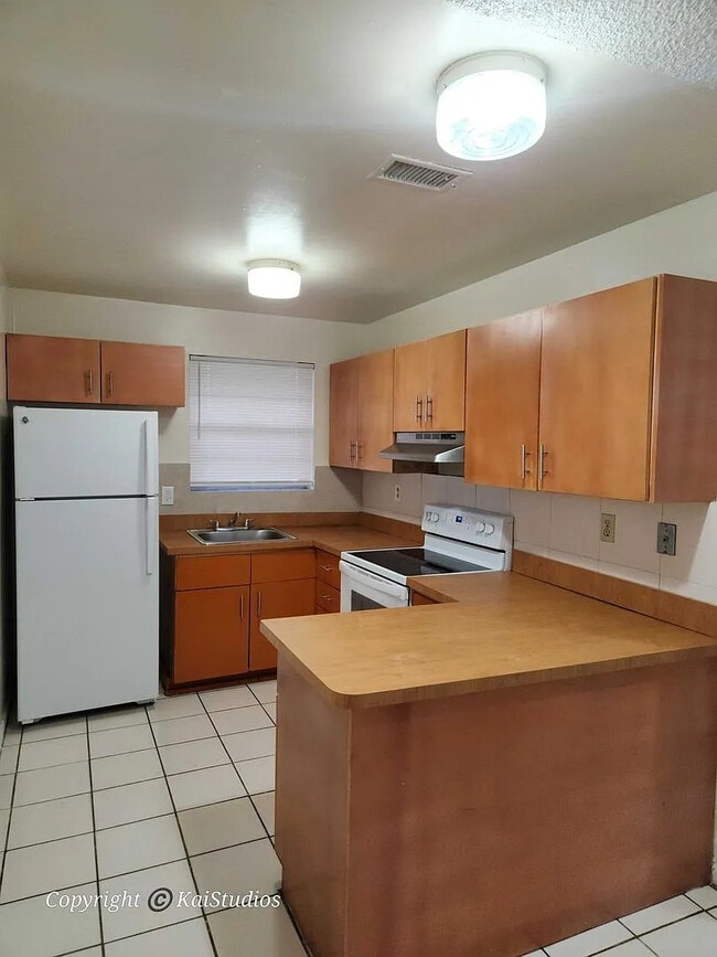 Foto del edificio - 800 NE 14th St