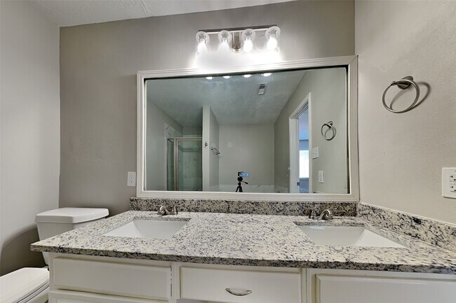 Foto del edificio - 29122 Waltham St