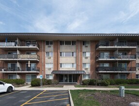 Building Photo - 2206 S Goebbert Rd