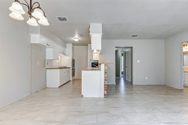Foto del edificio - 5318 Botany Ln