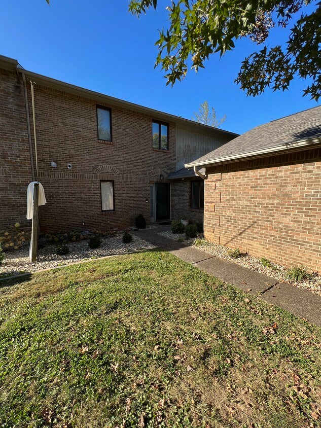 Primary Photo - 3409 Fairway Dr