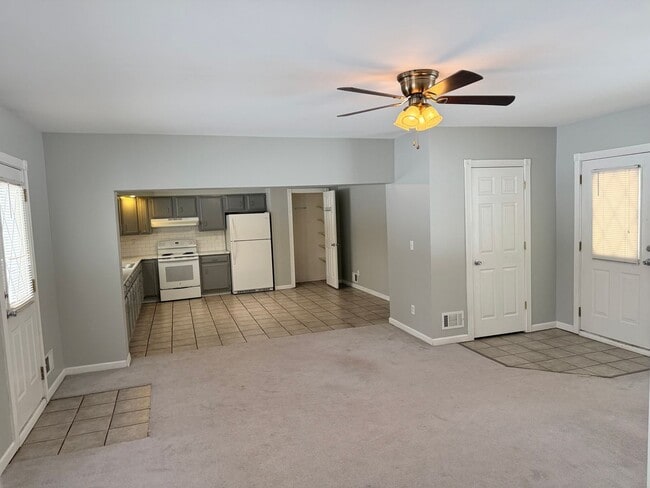 Building Photo - Austin - 10016/10020