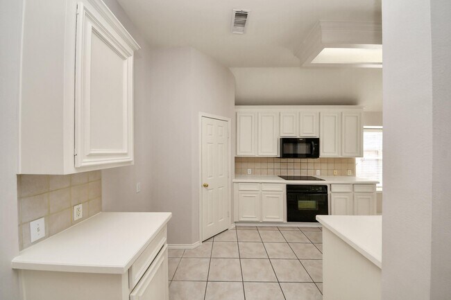 Building Photo - 7207 Glenbank Way