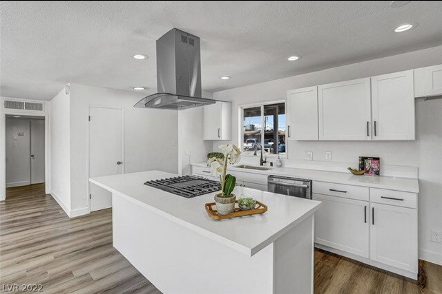 Building Photo - 2217 Dune Dr