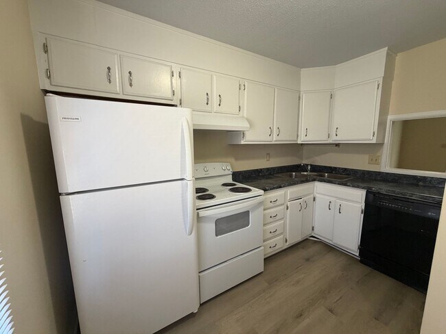 Building Photo - Exclusively Offered by Muse Realty, LLC