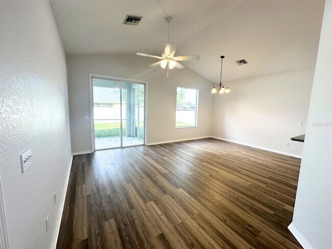 Building Photo - 3328 Oak Hill Pl