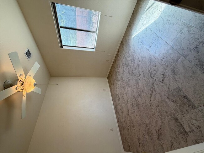 Foto del edificio - 4613 Bay Cir