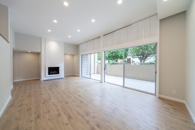 Foto del edificio - 5278 Lindley Ave