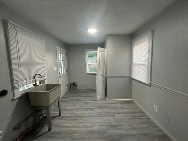 Foto del edificio - 25511 Pennie St