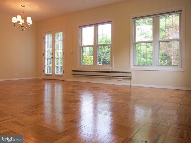 Foto del edificio - 3601 Greenway Pl