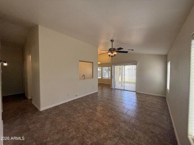 Building Photo - 1112 W Morelos St