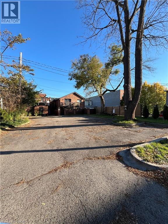 Building Photo - 56 King St W